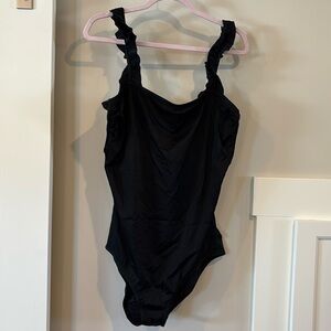 La vie En Rose Women one piece black bathing suit  with ruffled straps size XXL
